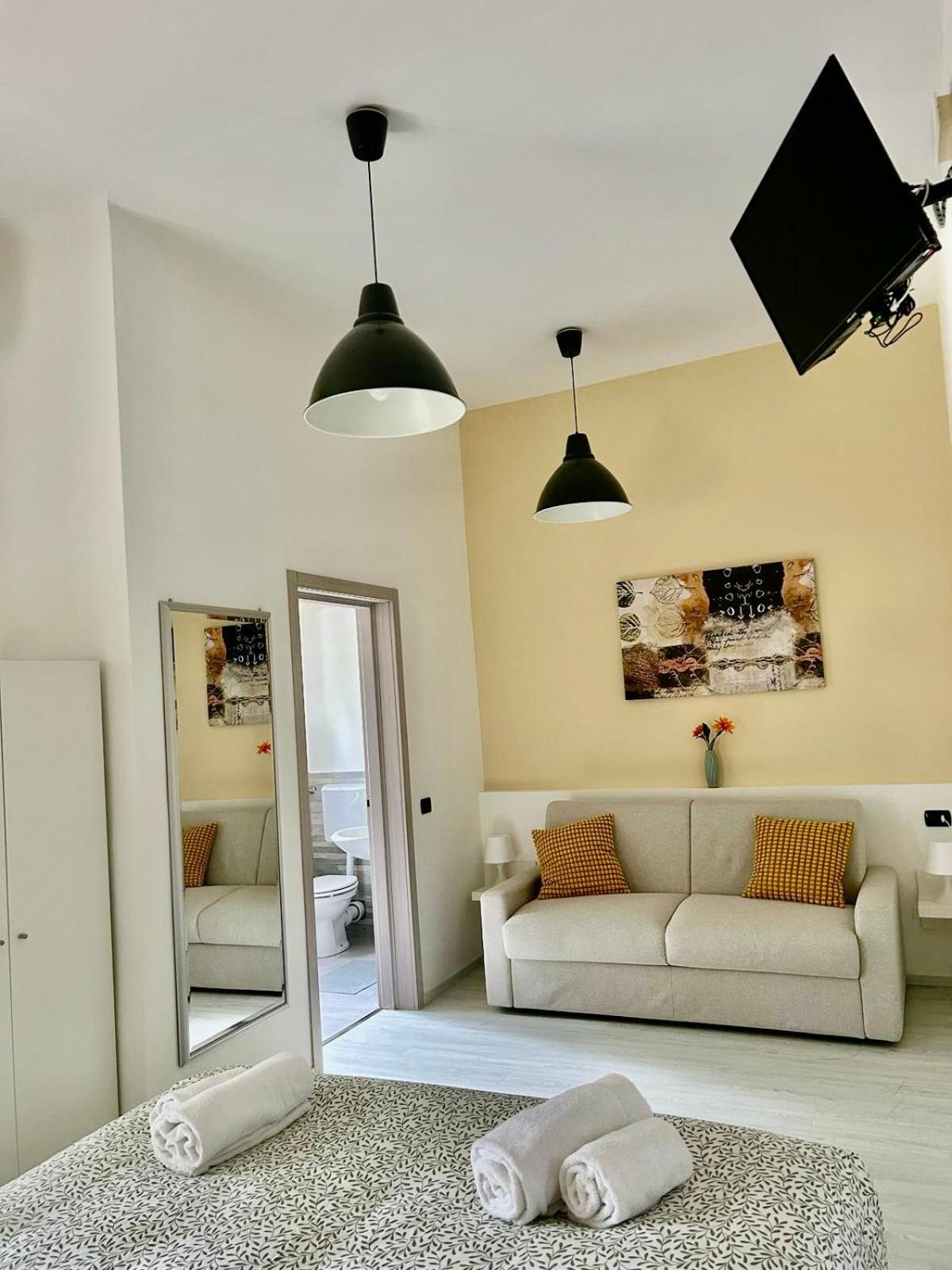 Отель Casa Giulietta Дезенцано-дель-Гарда Экстерьер фото